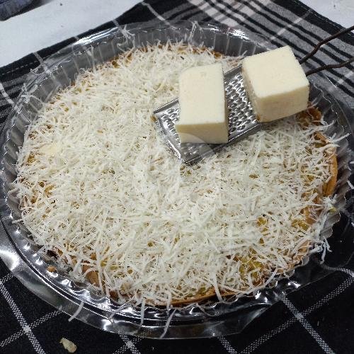 Biasa Sosis Rendang Sapi (2 Telor Ayam) menu Martabak Alfandra, Cimareme