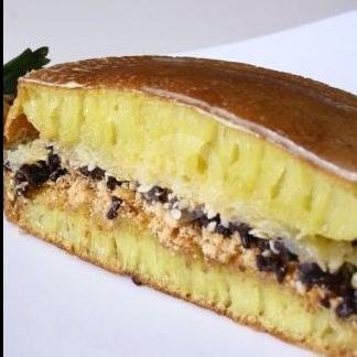 1/2 Keju 1/2 Kacang Coklat menu Martabak Gito, Cirendeu