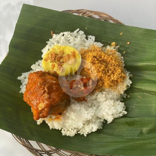 Nasi Petis Telor menu Warung Bu' Warni, Ikan Tombro Tunjungsekar, Merjosari