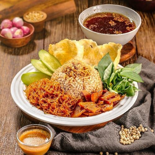 Nasi Uduk menu Nasi Ulam Alung, Gajah Mada