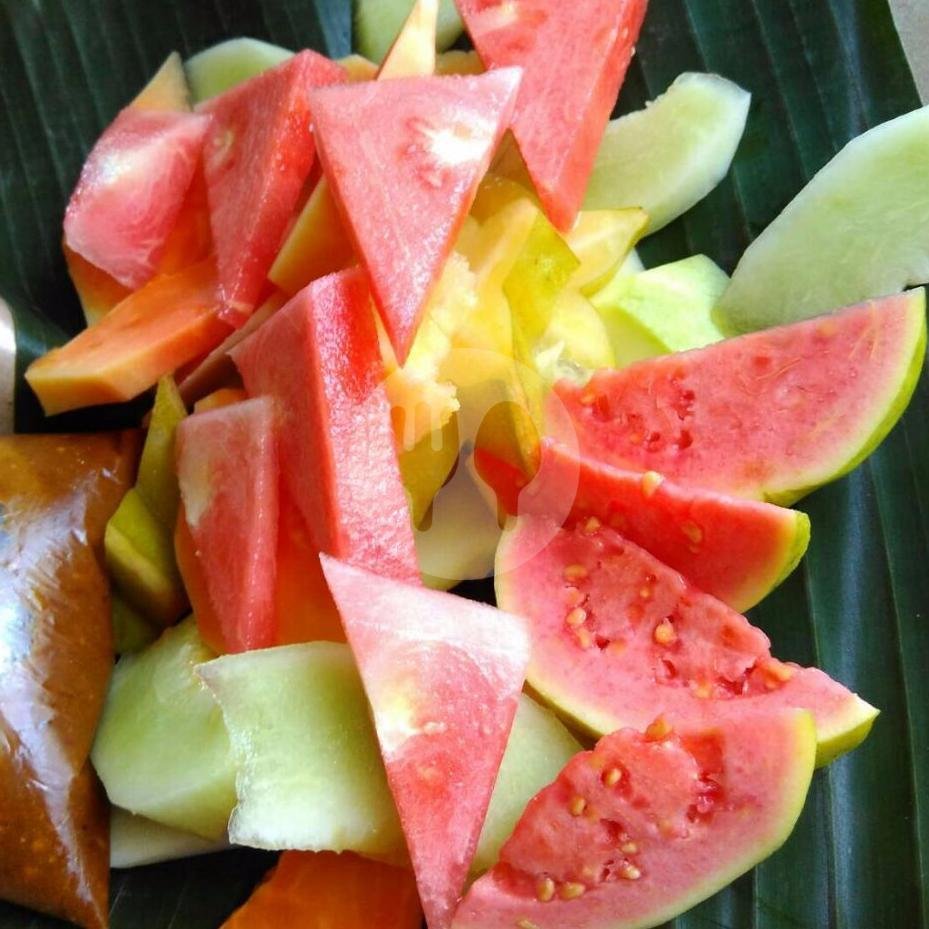 Gado-Gado menu Rujak Sulfat Mbak Win, Blimbing