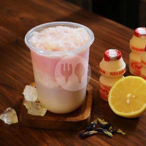 Strawberry Cheese Tea menu Bhava Eatery, Blimbing