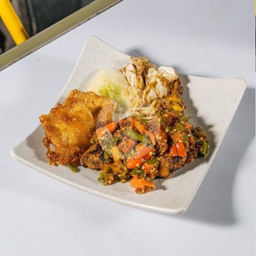 Ayam Bakar Rawit ABR: Surga Kuliner Pedas di Padang