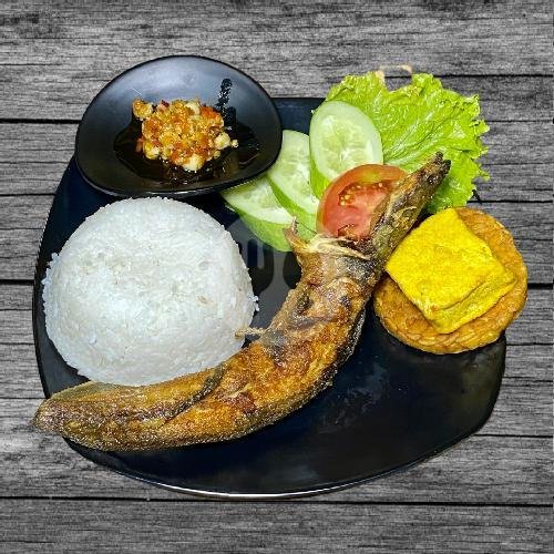 Kulit Goreng menu Ayam Kremes Juara Bertahan (Juber), Gegerkalong