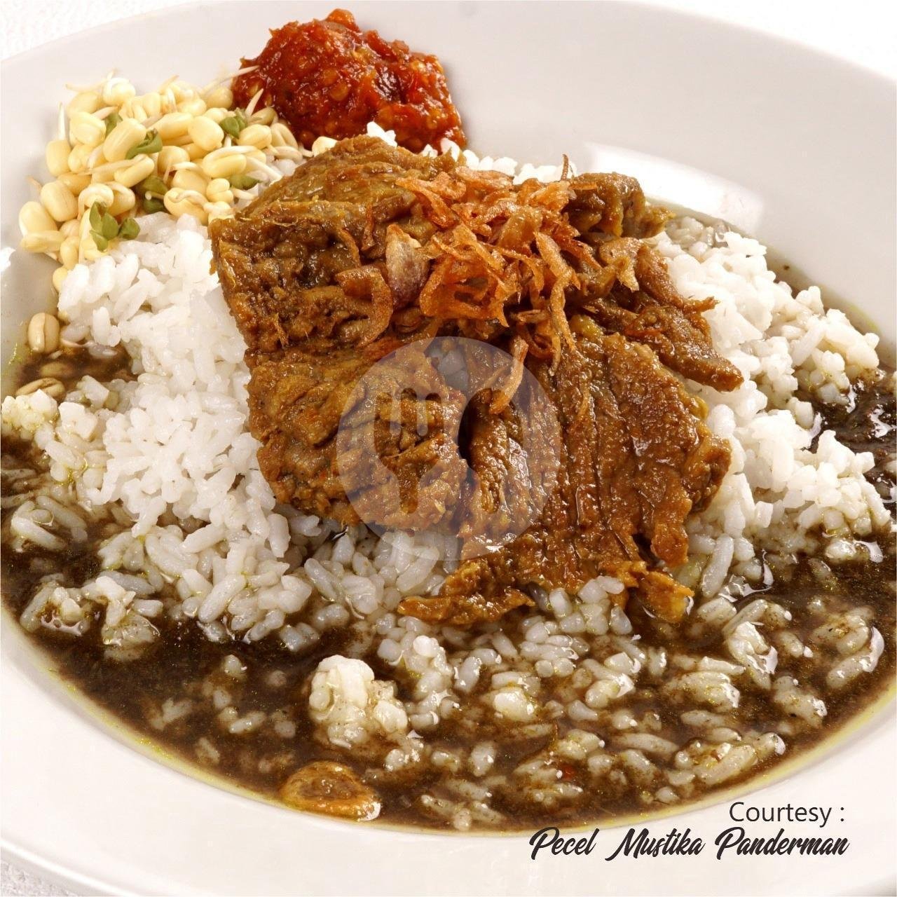 Telor Mata Sapi menu Nasi Pecel Mustika, Rajekwesi