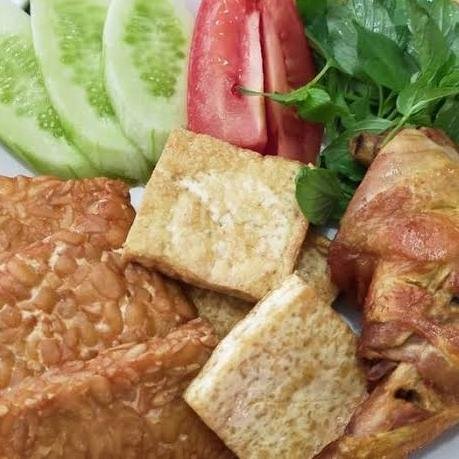 Telur Mata Sapi/Dadar menu Bumbuku Laris, Ayam & Bebek Taburan, Segitiga Emas