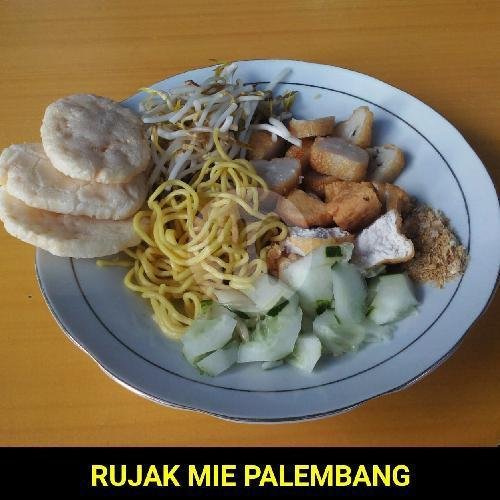 Pempek Pistel (isi Pepaya) menu Ross La Pempek Palembang, Mas Suharto
