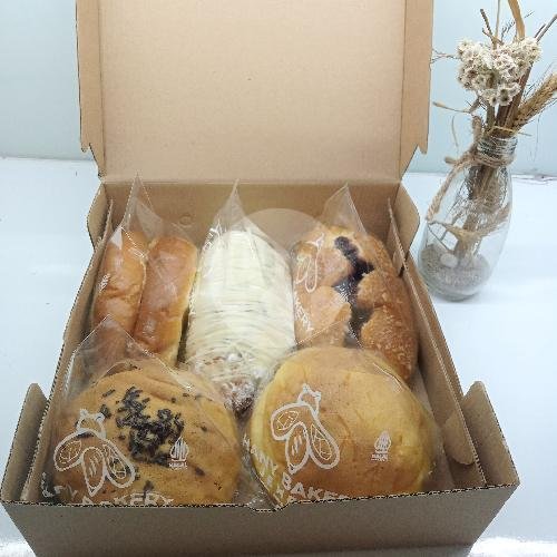 Castengel With Parmesan Chese menu Hany Bakery, Jember