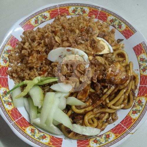 Mie Goreng menu Nasi Goreng Pak Brewok, G Wolk