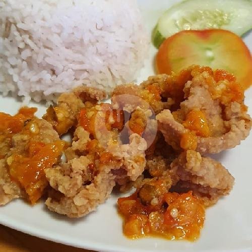 Kulit Crispy Sambel Geprek menu Warung Urban, Living Plaza