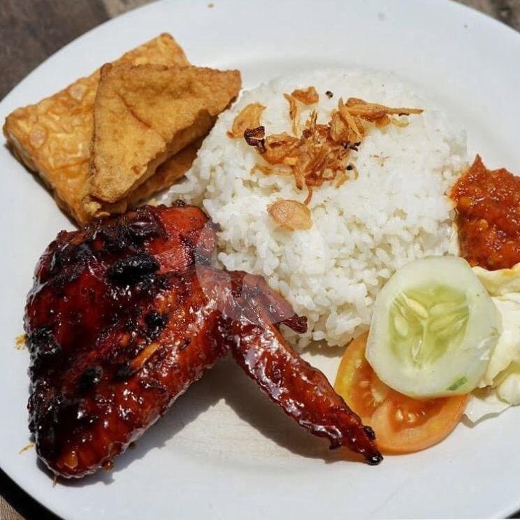 Nasi Putih + Ayam Bacem Goreng menu Kedai Conel, Kartika