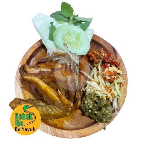 Es Teh menu Bebek Ijo Bu Yayuk, Tlogomas