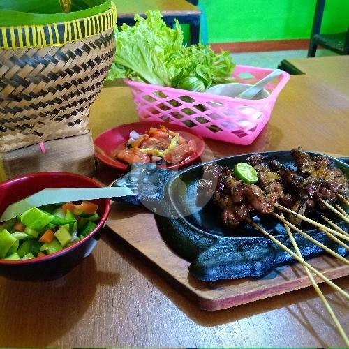 Sate Sapi Pakai Lemak menu RM. Cipta Rasa Sate Munjul, Siliwangi