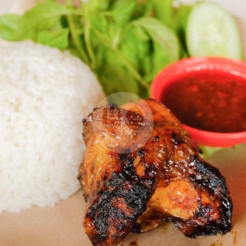 Review Ayam Goreng Kanayakan: Surga Ayam di Dago, Bandung