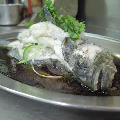 Ikan Kerapu Stim Hongkong menu Crapoe Seafood Restoran, Gunung Sahari