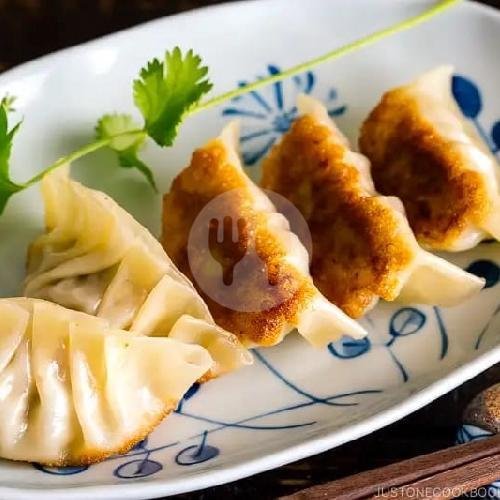 Review Love World Vegetarian: Restoran Vegetarian Cozy di Kebayoran Lama yang Wajib Dicoba