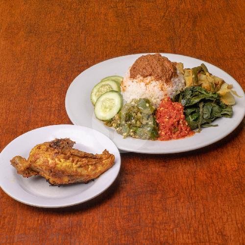 Nasi Rendang menu Lapau Nasi Mak Uncu, Dalem Kaum