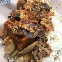 Sego Geringan Sambel Terasi + Telor Ceplok menu Nasi Buk Madura Barokah, Jodipan