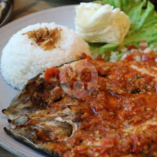 Paket Penyetan Telur menu Penyetan dan Ikan Bakar Raffa, Karang Kimpul