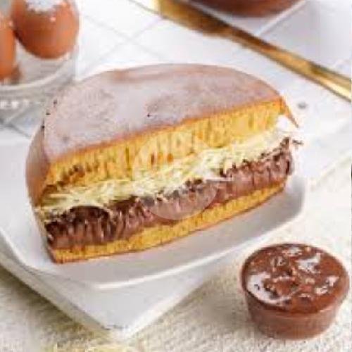 Terang Bulan Pandan Keju Coklat menu Eiffelly Martabak, Suko Manunggal