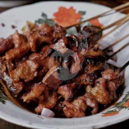 1 Porsi Sate + Lontong Penuh menu Sate Ayam Madura Cak Asmat, Laweyan