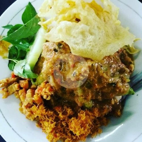 Review Warung Pecel Sleko Asli Madiun: Nikmati Keaslian Nasi Pecel Khas Madiun di Malang