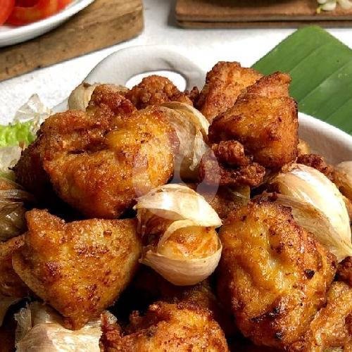 Ayam Geprek Sambal Kemangi menu Lalapan Mbok Toen, Klampok Kasri