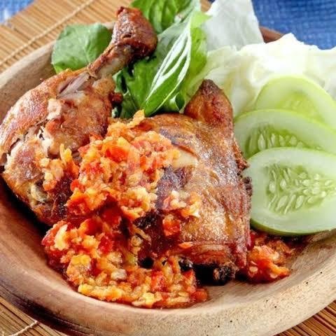 Nasi Kulit Terong Krispi menu Ayam Geprek dan Kremes Warunk Idola, Sendowo