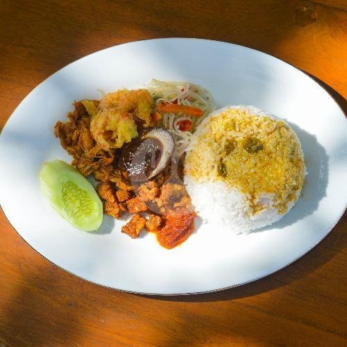 Nasi Pecel menu Warung Ibunda, Kedayunan Kabat