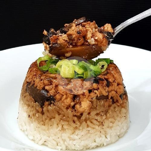 Review Pangsit Mie & Lemper Ayam Spesial 168: Makanan Enak dan Suasana Cozy di Kelapa Gading