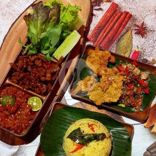 Paket Dadar Nyinyir menu Sambel Plecing Jeng Kelin, Tanah Abang