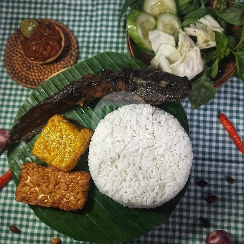Review Kuliner: Warung Pecel Lele Pak Mat RSHS di Jl. Eickman, Bandung