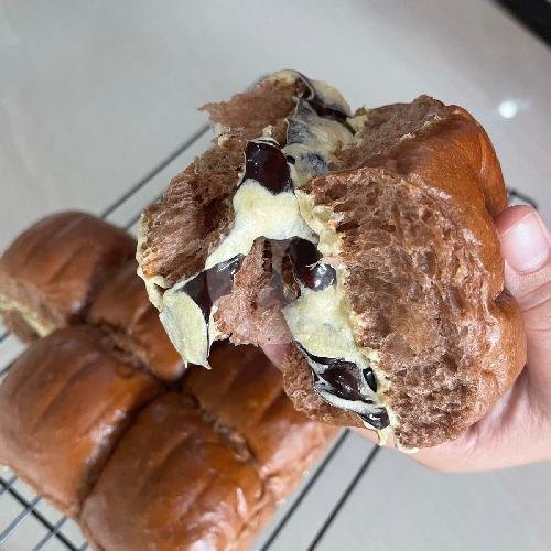 BANTAL SPESIAL menu Roti Hotty