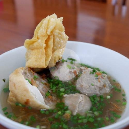 Bakso Mbahe Solo: Nostalgia Rasa di Singosari Malang