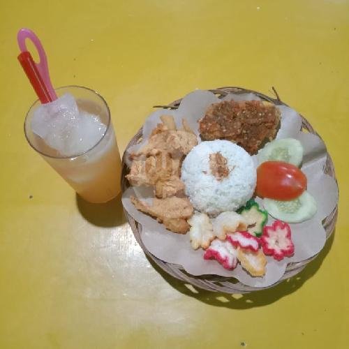 Nasi Rica Mix (Dada, Paha, Filled) menu Ayam Geprek D Royal, Maguwoharjo
