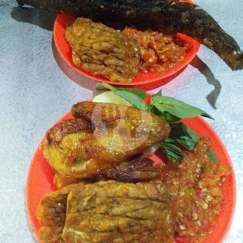 Review Karjo Penyetan Sesambelan: Tempat Makan Hits di Yogyakarta yang Wajib Dikunjungi