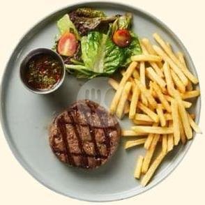 Seafood Platter menu Grillnesia KBP, Steak Spaghetti Salted Egg Chicken Ayam Goreng Nasi Goreng