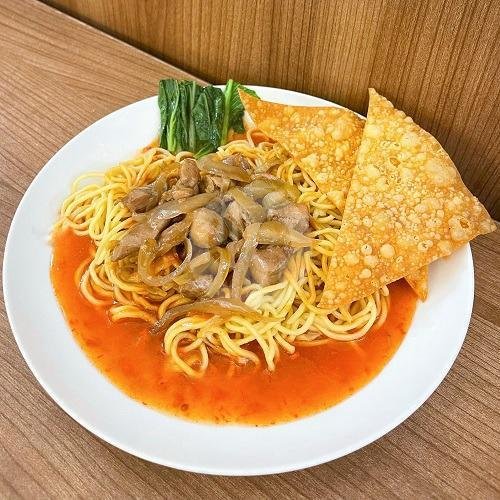 Mie Hotplate Ikan Sauce Bangkok + 2 Pcs Gorengan menu YamMie Hotplate, Istana Plaza