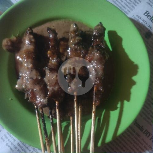 Lontong menu Sate Ayam dan Kambing Cak Qosim, Umbulharjo