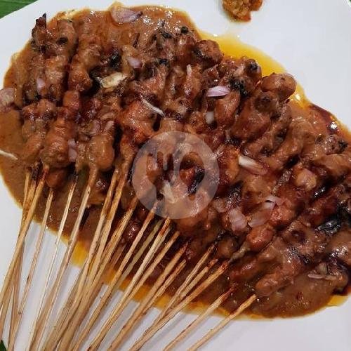 50 Tusuk Sate Ayam. menu Sate Ayam Madura Mama Mia, Margaluyu