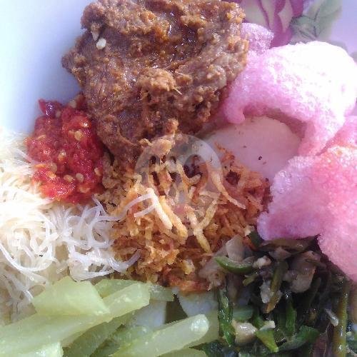 Lontong + Telur + Rendang menu Lontong Medan Ma' Gopi, Pulo Sirih Barat