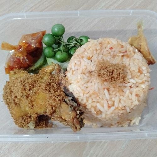 Nasi TO Komplit menu GURIH Nasi Kuning Ibu Ecin