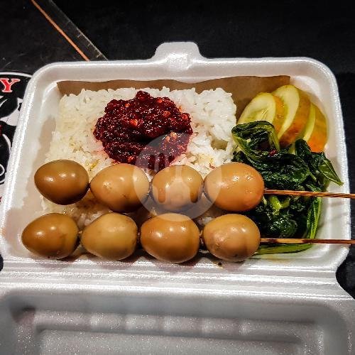 Nasi Meong menu Frezzy STMJ, Kaliwates