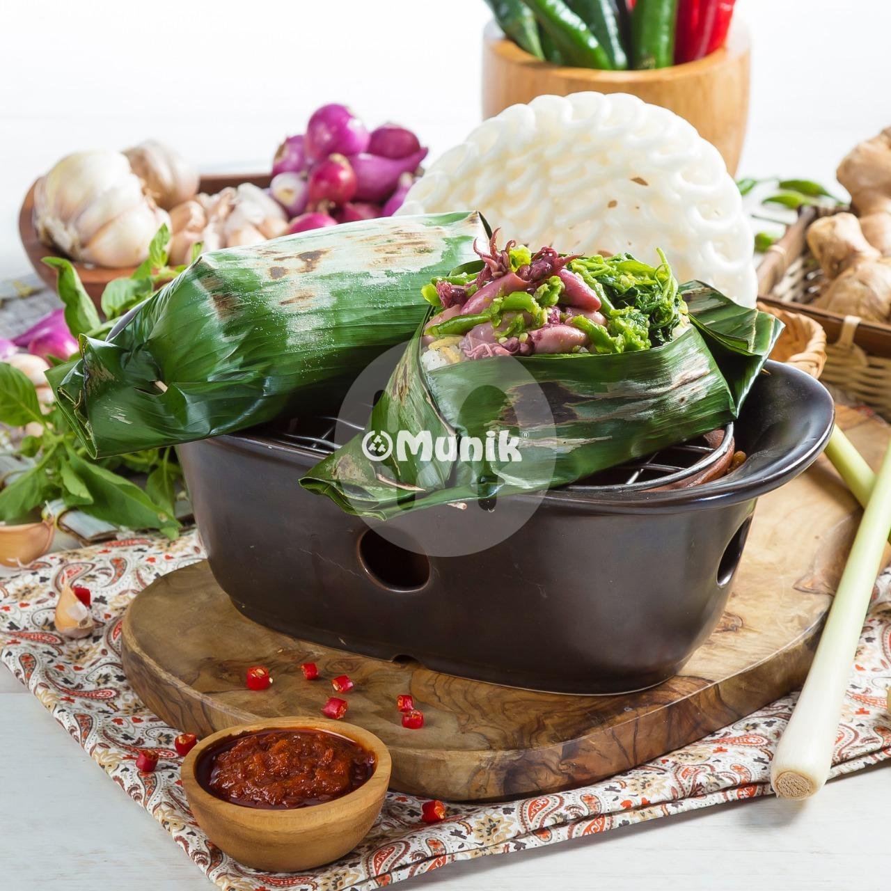 Nasi Bakar Isi Rendang Daging Sapi menu Munik Resto