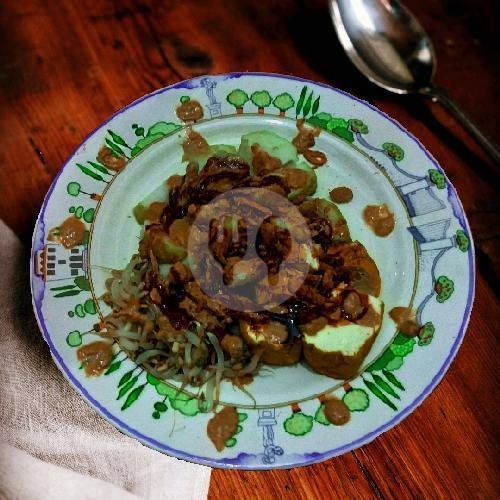 Kupat Tahu + Telor Rebus menu Kupat Tahu dan Nasi Kuning Mang Entis, Pagarsih