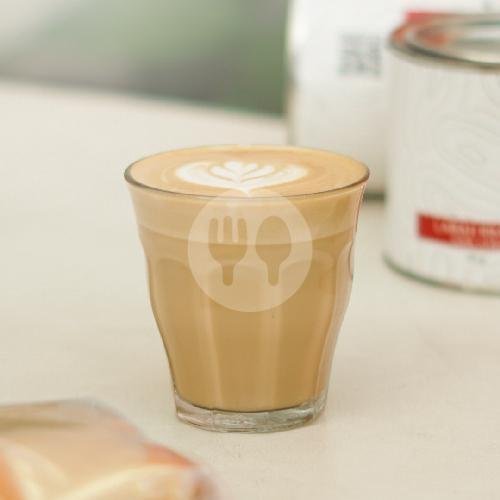 Cafe Latte menu Dua Pintu Coffee, Flamboyan