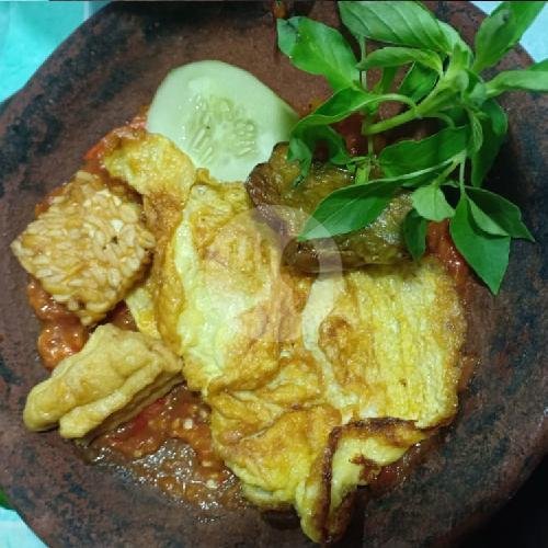 Nasi Sambelan Ayam Kampung Goreng menu Sambelan Mbak Nia, Kranggan