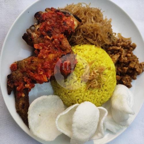 Nasi Kuning Nugget Goreng menu Nasi Kuning dan Ayam Bakar Dapur Ceria, Sarijadi