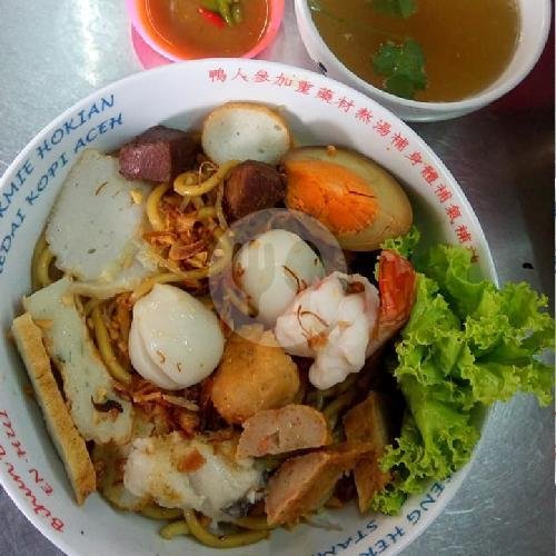 Bihun Bebek Ahui: Nostalgia Rasa di Kedai Kopi Aceh Muara Karang