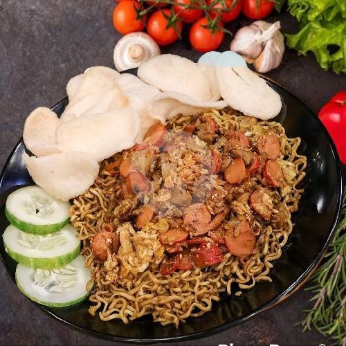Mi Goreng Gila Telor Jomblo menu Nasi Goreng Gila Shazia 1 (Pusat), Jl Pojok Selatan